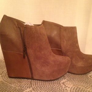 ALDO Daby Wedge Booties